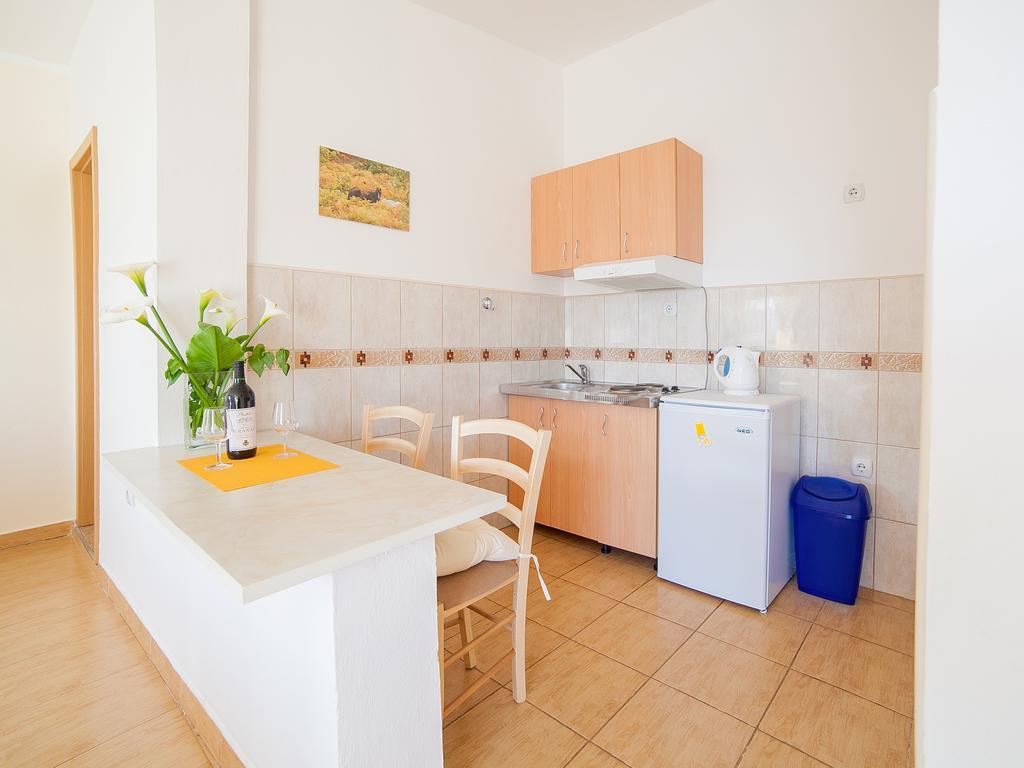 Apartments Viktorija Petrovac Phòng bức ảnh
