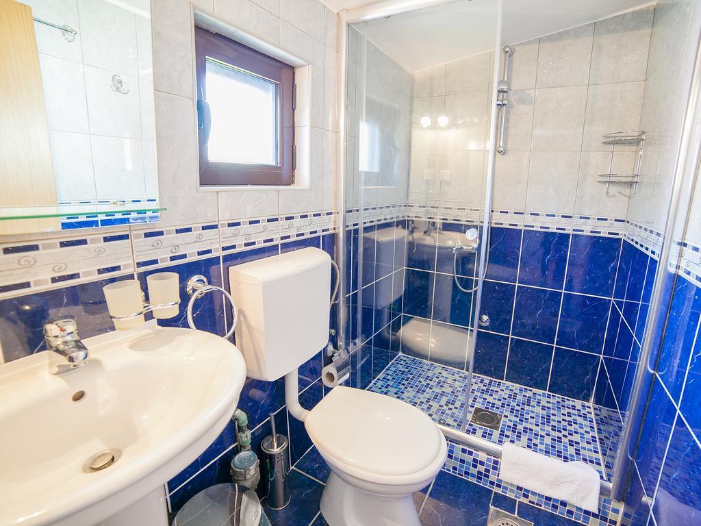 Apartments Viktorija Petrovac Phòng bức ảnh