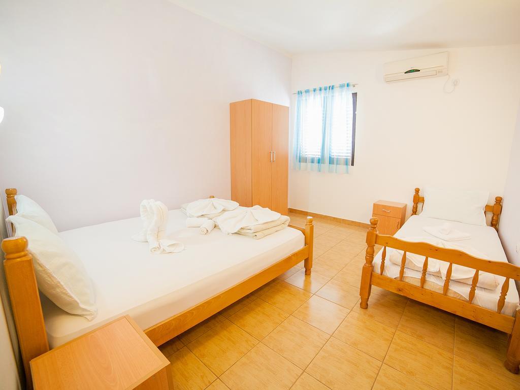 Apartments Viktorija Petrovac Phòng bức ảnh