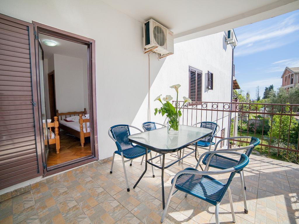 Apartments Viktorija Petrovac Phòng bức ảnh